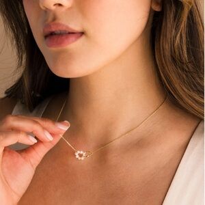 Interlocking Pearl Necklace | Caitlyn Minimalist
